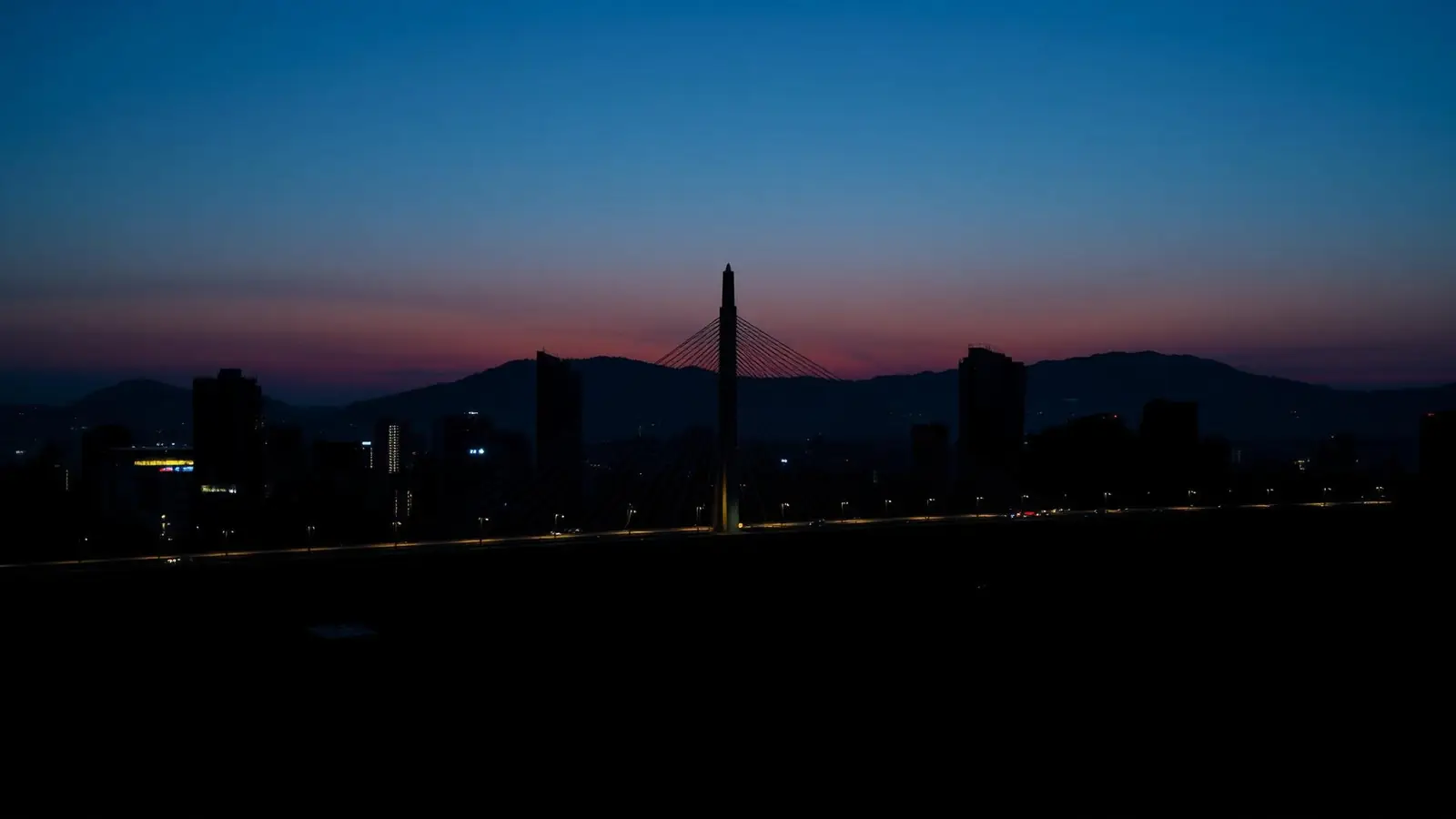 Skyline de São Paulo ao anoitecer